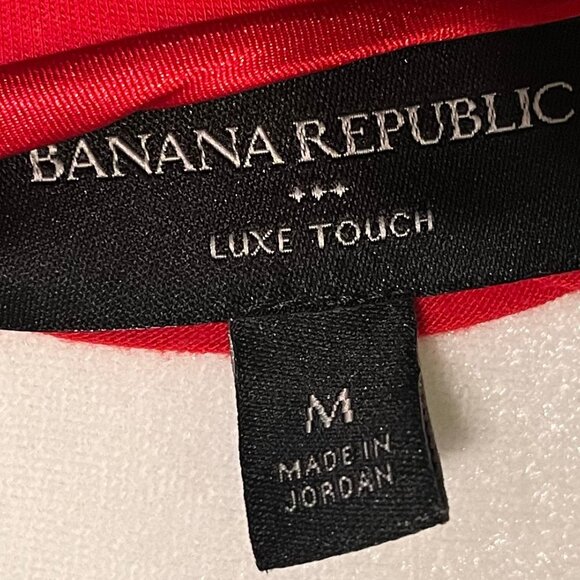 Basic Red Tee, Banana Republic, Size M - Picture 4 of 5